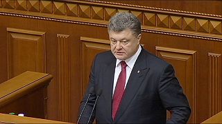 Show of unity as Ukraine parliament meets for first session