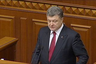 Show of unity as Ukraine parliament meets for first session