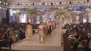 Schillernd, festlich und ein bisschen Fernost: Modetrends aus Pakistan