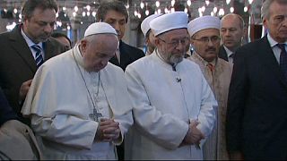 Papst Franziskus setzt in Istanbul auf Bescheidenheit