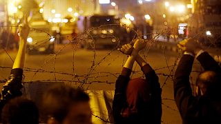 Hüsnü Mübarek'in aklanmasına tepki protestolarında kan aktı