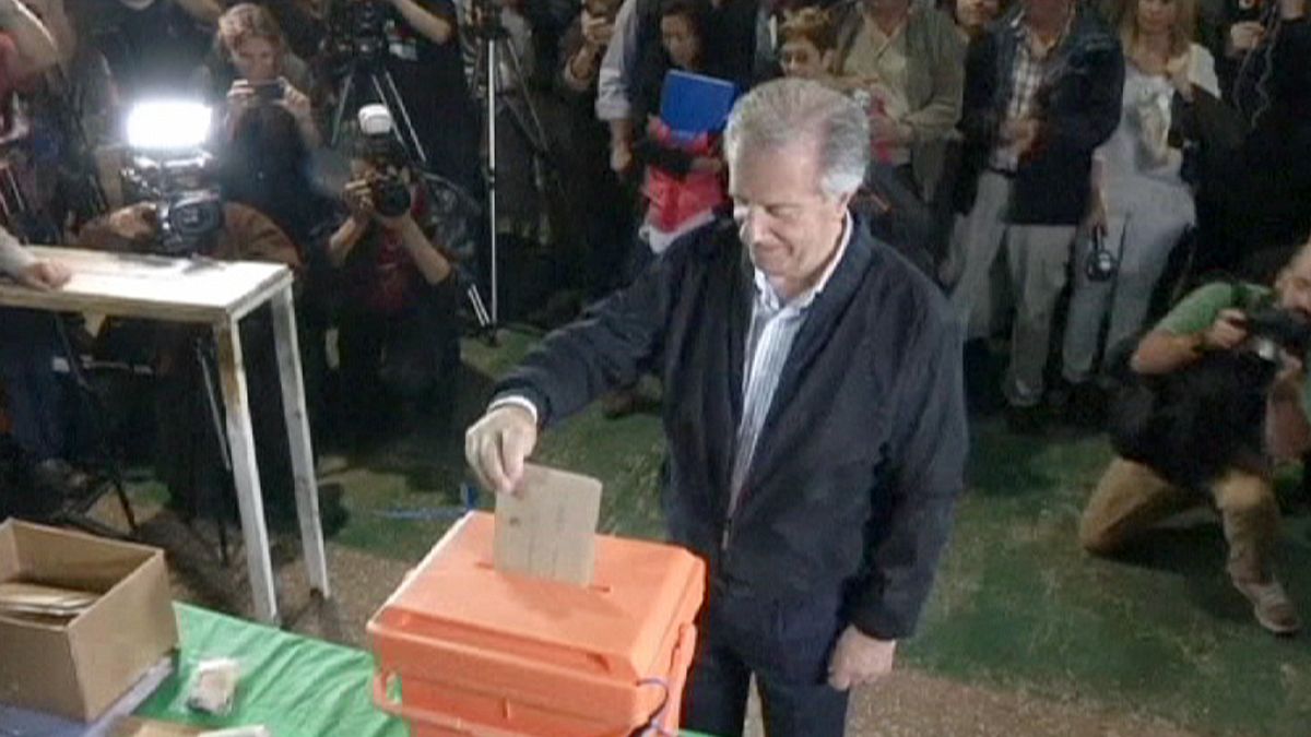 Uruguay'da seçimi Tabare Vazquez kazandı