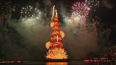 Rio de Janeiro unveils 85-metre-tall floating Christmas 'tree'