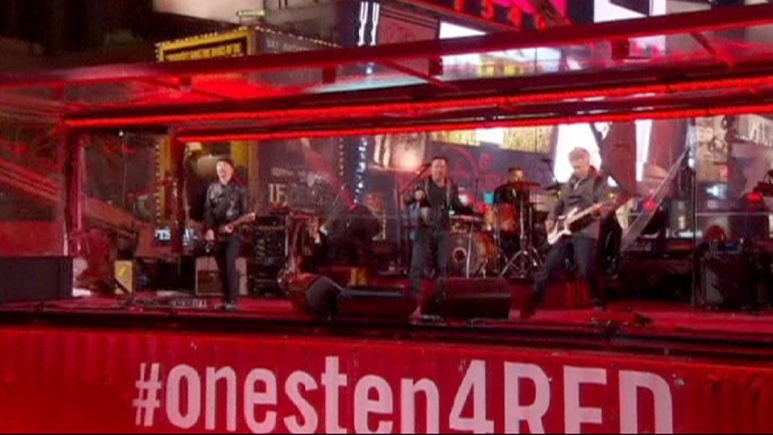 Bruce Springsteen, Chris Martin és a U2 az AIDS világnapján koncertezett