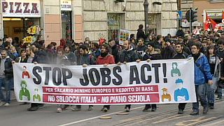 Italian PM Renzi gets Senate backing to  push on with controversial 'Jobs Act'