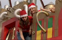 "سانتا كلوس" لتقديم الهدايا للأطفال الفقراء خلال أعياد الميلاد في المجر