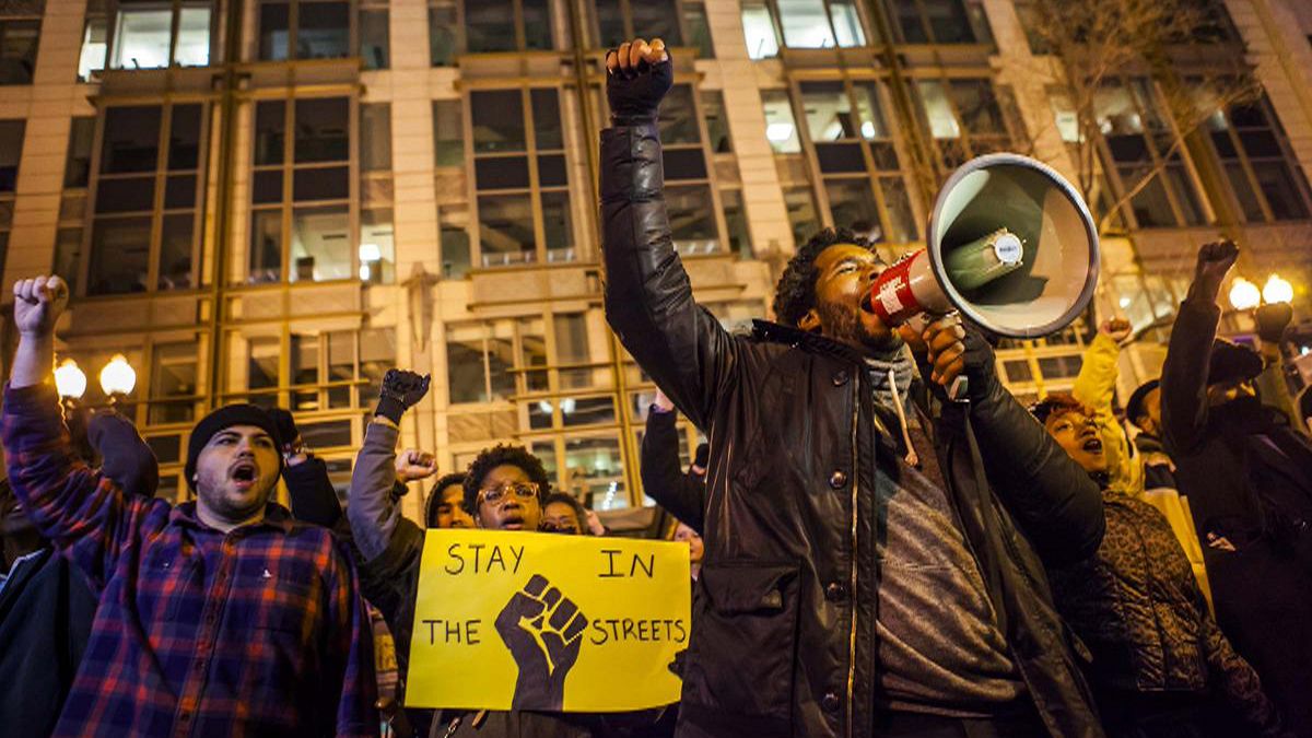 معترضان در نیویورک سیاهپوستان را قربانی نابرابریهای اجتماعی می دانند