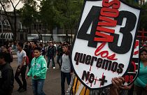 Meksika'da göstericiler kayıp öğrenciler için tekrar sokakta