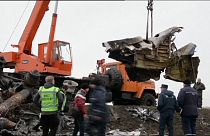 Μεταφέρονται στην Ολλανδία τα συντρίμμια του αεροσκάφους των Μαλαισιανών Αερογραμμών