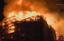 Großbrand vernichtet Appartmentkomplex in Los Angeles