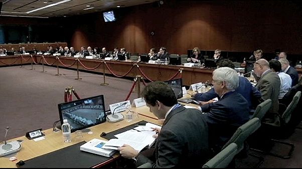 ЕС будет выручать Грецию до весны ЕС будет выручать Грецию до весны