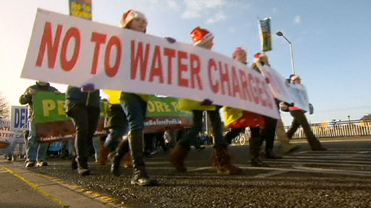 تظاهرات دهها هزار نفری در اعتراض به پولی شدن آب در ایرلند