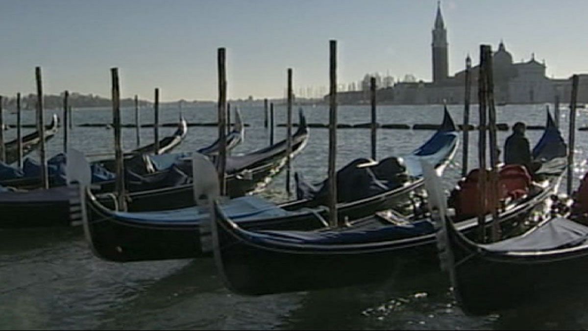 New gondola safety rules come into force in Venice after fatal accident