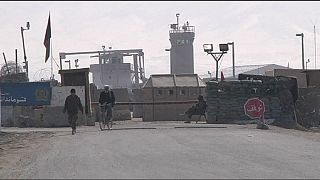 Afeganistão: EUA encerram centro de detenção de Bagram