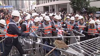 Comienza el desalojo del principal campamento de los manifestantes en Hong Kong