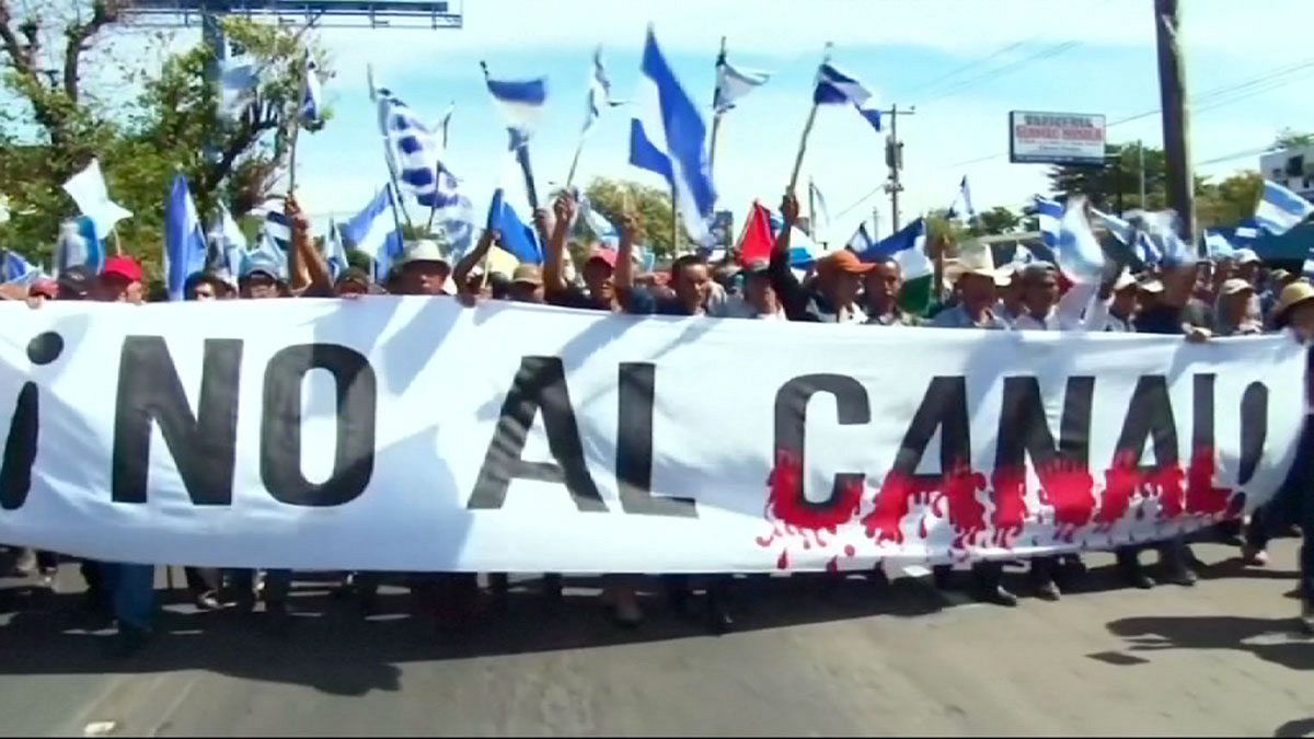 Cientos de nicaragüenses marchan contra el proyecto del canal interoceánico en Nicaragua