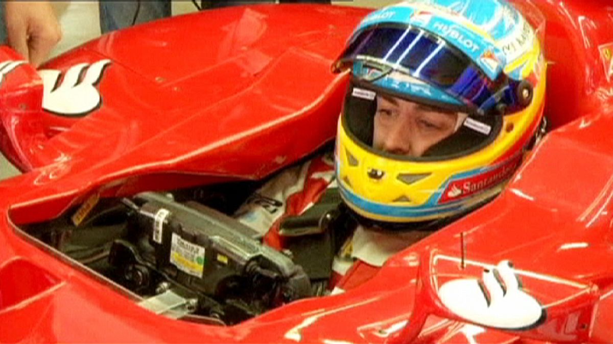 سائق الفورمولا واحد فرناندو ألونسو ينضم إلى فريق ماكلارين