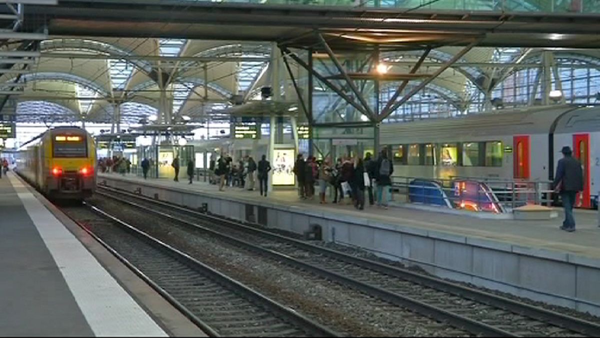 Comboios belgas parados 24 horas