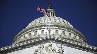 US passes 2015 spending bill hours before government money due to run out