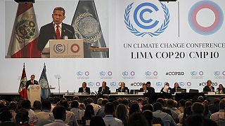 Kerry recebido com protestos na Cimeira do Clima