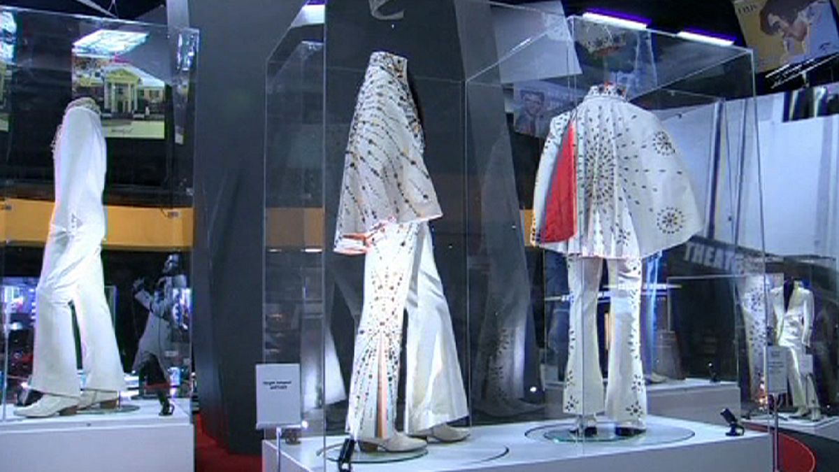 Elvis rivive a Londra: in mostra 300 oggetti provenienti da Graceland