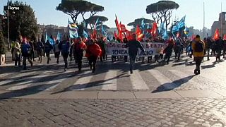 Italy grinds to a halt as unions unite in opposition to Renzi's reforms