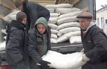 Llega a Ucrania un convoy ruso de ayuda humanitaria en el tercer día de tregua