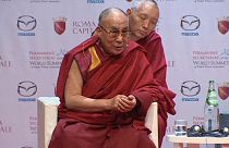 Ferenc pápa nem hajlandó fogadni a dalai lámát Kína miatt