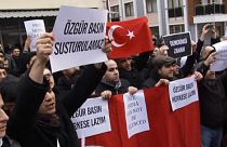 Lecsapott a török médiára a rendőrség