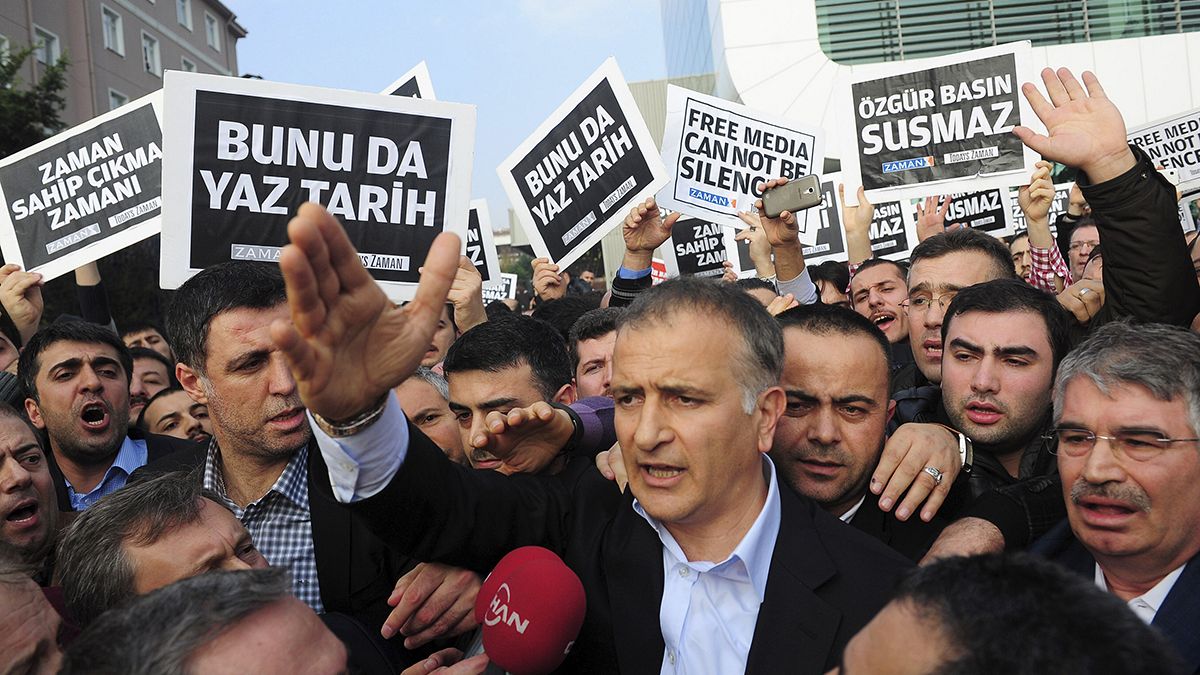 EC - Анкаре: "Арест журналистов противоречит нашим ценностям"