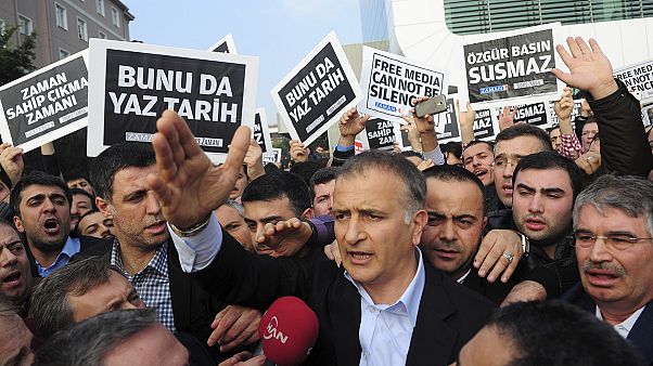L'UE condamne les arrestations de journalistes en Turquie L'UE condamne les arrestations de journalistes en Turquie