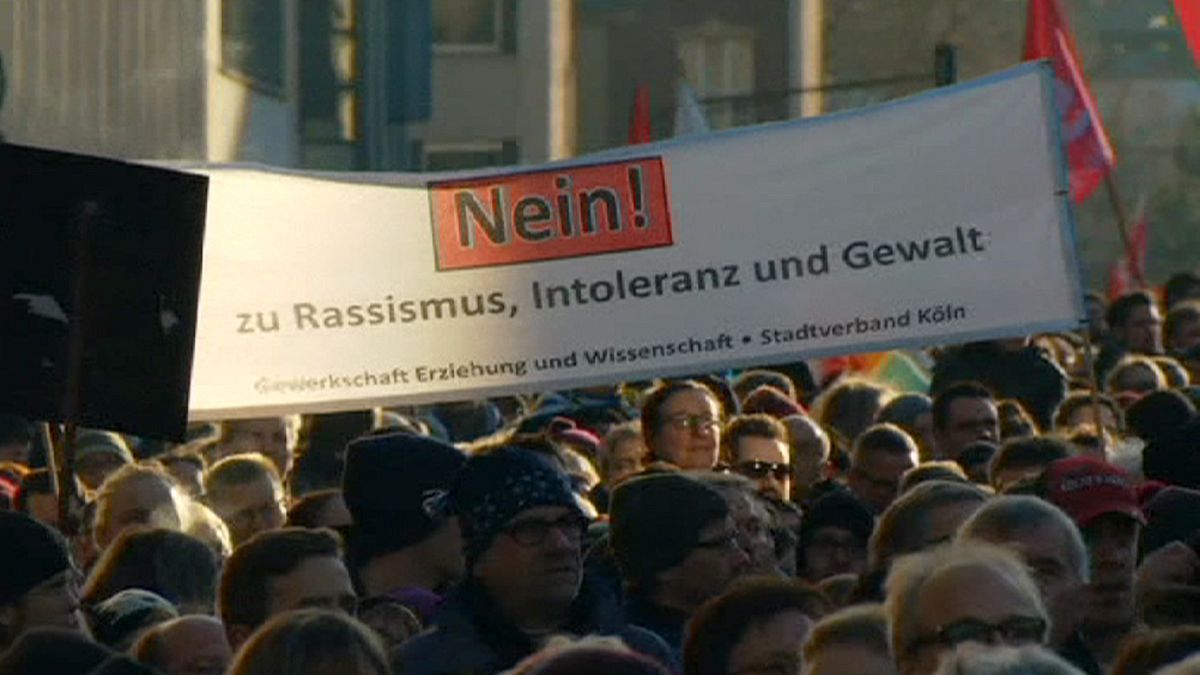 Köln demonstriert gegen Rassissmus und Fremdenhass