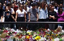 Australia homenajea a los fallecidos en el secuestro de un café en Sídney y se pregunta por qué