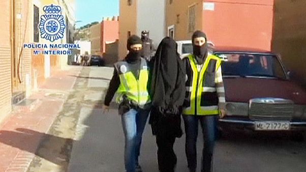 Detenidos en España y Marruecos 7 miembros de una red que captaba mujeres para el yihadismo Detenidos en España y Marruecos 7 miembros de una red que captaba mujeres para el yihadismo
