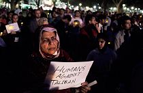 Pakistan, polizia cerca i complici degli attentatori di Peshawar