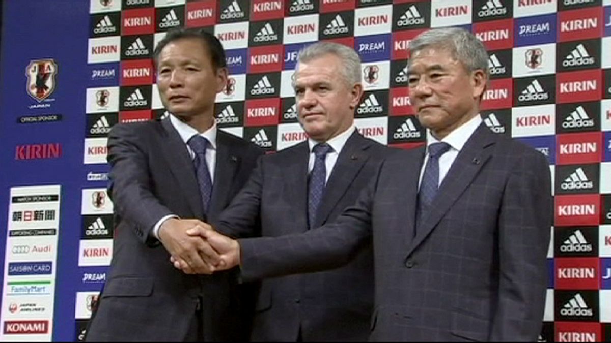 Corrupção: Federação japonesa de futebol mantém confiança em Aguirre
