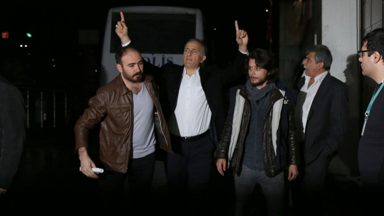 Ekrem Dumanlı serbest Karaca tutuklandı