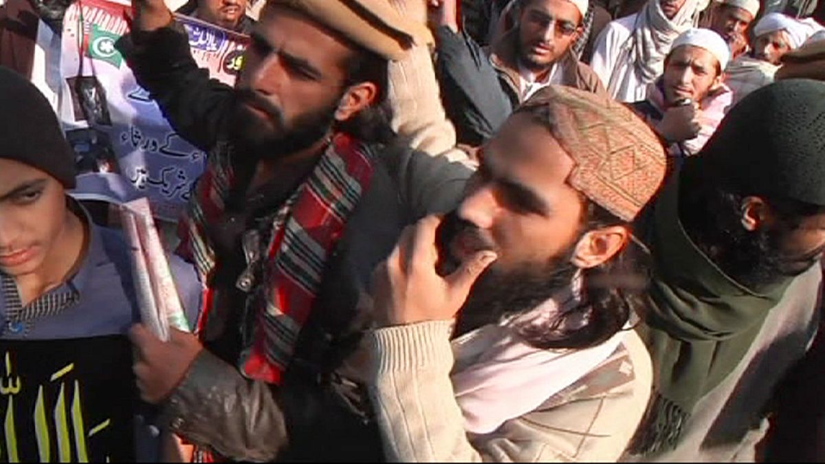 Pakistanis protest against Taliban as army intensifies offensive in north-west