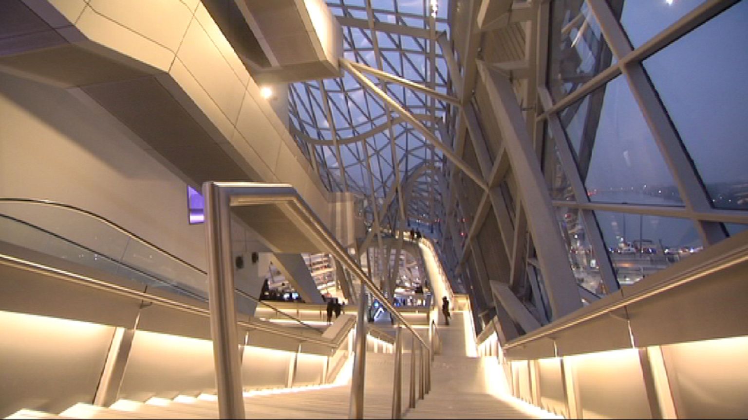 Lyon abre el polémico Museo de Confluences con diez años de retraso y un coste cuatro veces mayor