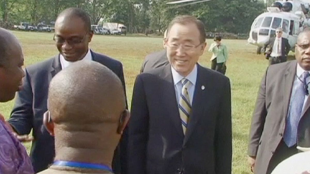 Ban Ki-moon praises healthcare workers in Ebola-hit African countries