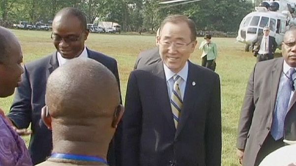 Périplo de Ban Ki-moon por países afetados pelo Ébola Périplo de Ban Ki-moon por países afetados pelo Ébola