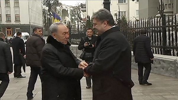 Kazakistan Devlet Başkanı Nazarbayev'den Kiev'e destek sözü Kazakistan Devlet Başkanı Nazarbayev'den Kiev'e destek sözü