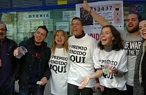 OK En Espagne, la loterie du "Gordo" est au rendez-vous avec 2 , 2 milliards d'euros