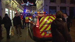 Condutor atinge pelo menos dez pessoas em mercado de Natal em Nantes