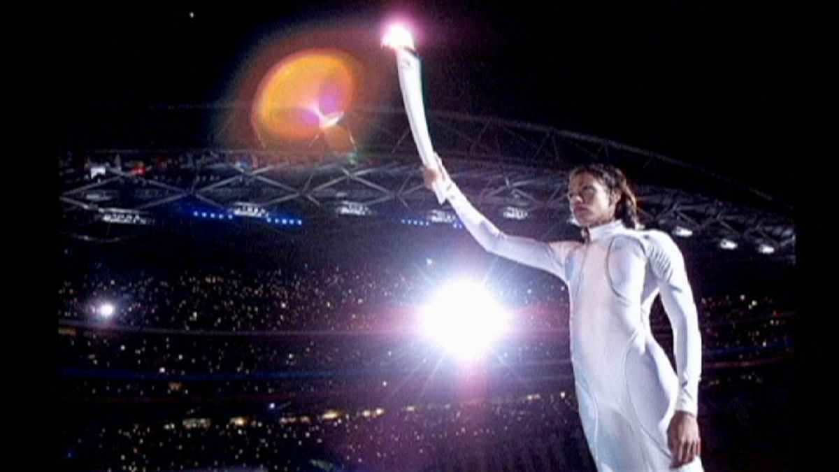 لباس ورزشکار استرالیایی، چهارده سال پس از مراسم المپیک پیدا شد