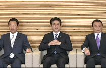 Abe ikinci kez başbakanlık koltuğuna oturdu