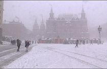 Москва встала в 10-балльных пробках из-за снегопада