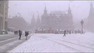 Eingeschneit: Moskau versinkt im Schneesturm