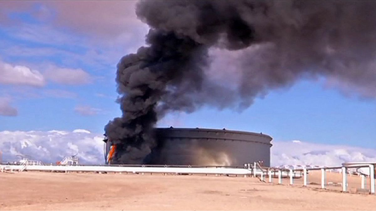 Λιβύη: Μάχες για τον έλεγχο των πετρελαίων