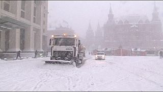 La neve imbianca Mosca